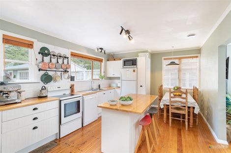 Photo of property in 19 Newcombe Street, Naenae, Lower Hutt, 5011