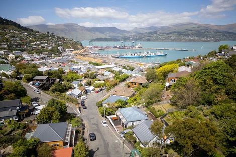 Photo of property in 19 Hawkhurst Road, Lyttelton, 8082