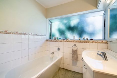 Photo of property in 769 East Coast Road, Northcross, Auckland, 0630