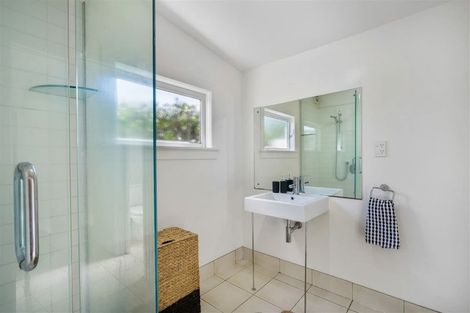 Photo of property in 151 Glenfield Road, Hillcrest, Auckland, 0626