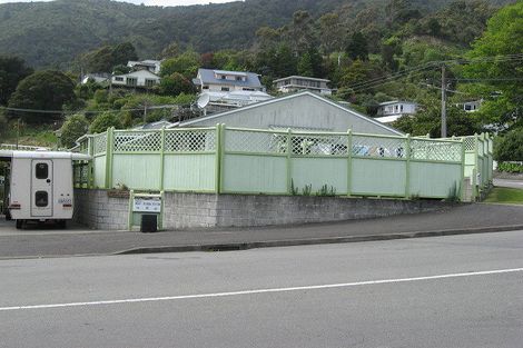 Photo of property in 25 Broadway, Picton, 7220