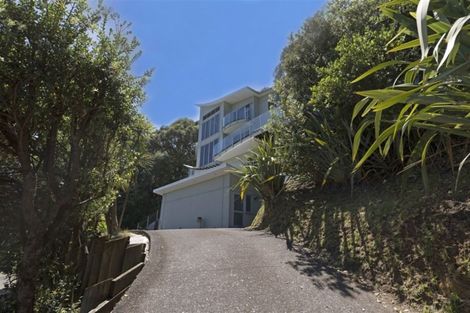 Photo of property in 10 Waitea Road, Muriwai, Waimauku, 0881