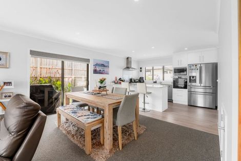 Photo of property in 2/46 North Ridge Drive, Rototuna North, Hamilton, 3281