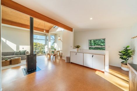 Photo of property in 100 Motuhara Road, Plimmerton, Porirua, 5026