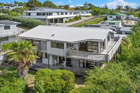Photo of property in 33 Gledstane Road, Stanmore Bay, Whangaparaoa, 0932