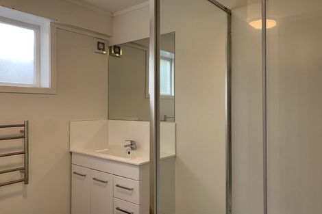 Photo of property in 4130 Great North Road, Glendene, Auckland, 0602