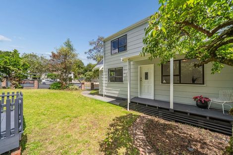 Photo of property in 13 King Charles Drive, Kingsley Heights, Upper Hutt, 5018
