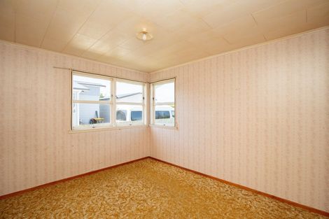 Photo of property in 17 Orchard East Road, Ngatea, 3503