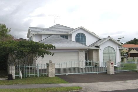 Photo of property in 1 Hogarth Rise, West Harbour, Auckland, 0618