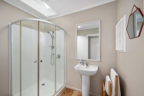 Photo of property in 36 Parakai Avenue, Parakai, 0830