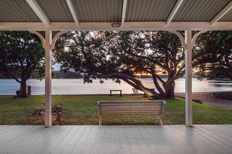 Photo of property in 6 Paine Brown Way, Russell, 0272