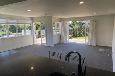 Photo of property in 25 Holland Avenue, Point England, Auckland, 1072
