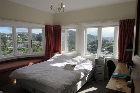 Photo of property in 7 Saint Michaels Crescent, Kelburn, Wellington, 6012