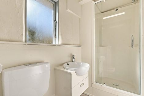 Photo of property in 49 Springs Road, Parakai, 0830