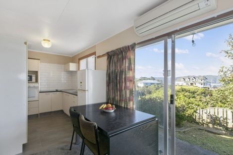 Photo of property in 12-12a Singers Road, Korokoro, Lower Hutt, 5012