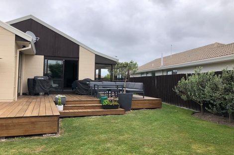 Photo of property in 20 Sawtell Place, Northcote, Christchurch, 8052