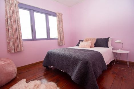 Photo of property in 98 Brandon Street, Featherston, 5710