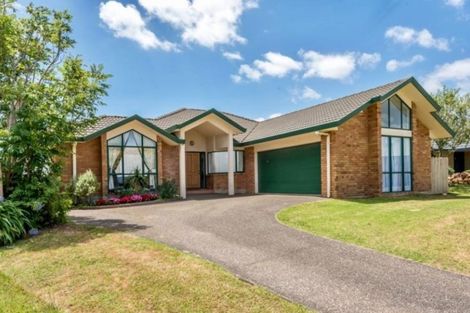 Photo of property in 11 Linicro Place, Wattle Downs, Auckland, 2103