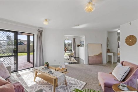 Photo of property in 73 Burswood Drive, Burswood, Auckland, 2013