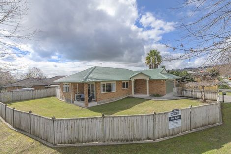 Photo of property in 14 Carisbrook Crescent, Papakura, 2110