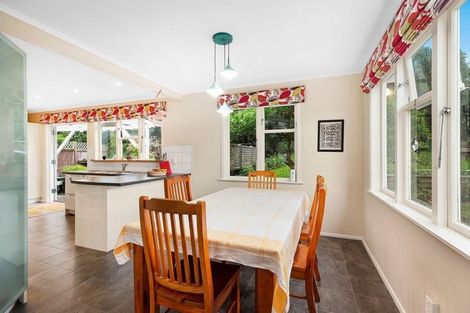 Photo of property in 13 Magdalen Street, Tawa, Wellington, 5028