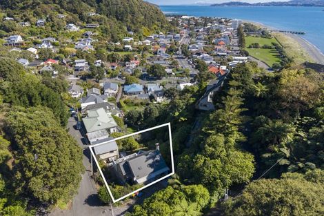 Photo of property in 11 Russo Terrace, Eastbourne, Lower Hutt, 5013