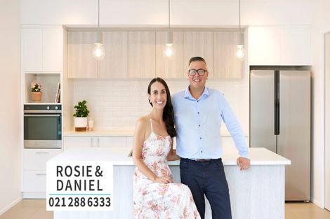 Photo of property in 1/9 Gloria Avenue, Te Atatu Peninsula, Auckland, 0610