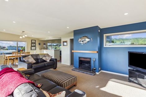 Photo of property in 33 Marram Way, Peka Peka, Waikanae, 5391