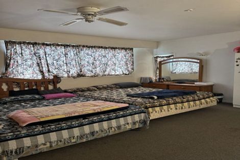 Photo of property in 17 Edgeworth Road, Glenfield, Auckland, 0629