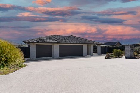 Photo of property in 16 Lippiatt Crescent, Pokeno, 2402