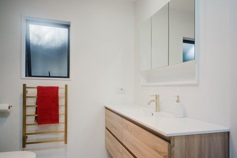 Photo of property in 15 Tutchen Avenue, Raglan, 3225