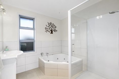 Photo of property in 11 William James Close, Mosgiel, 9024