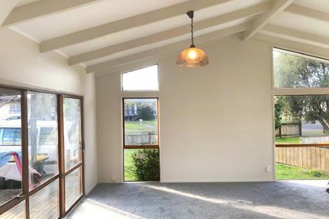 Photo of property in 17 Balloch Street, Randwick Park, Auckland, 2105