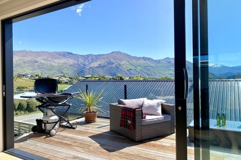 Photo of property in 13 Tuke Lane, Wanaka, 9305