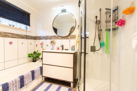 Photo of property in 11 Ries Street, Dannevirke, 4930