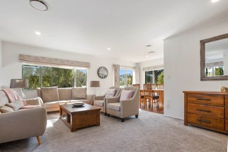 Photo of property in 2/6 Seaview Avenue, Northcote, Auckland, 0627