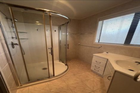 Photo of property in 18 Deodar Place, Totara Heights, Auckland, 2105