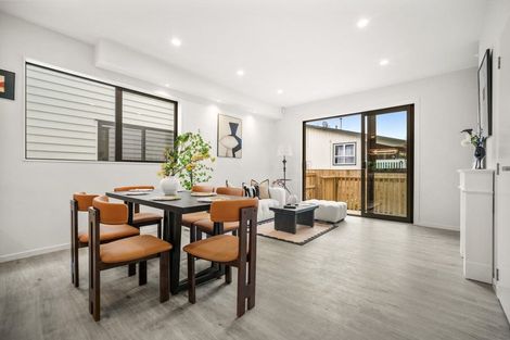 Photo of property in 21a Hillcrest Avenue, Hillcrest, Auckland, 0627