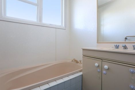 Photo of property in 6 Porritt Place, Tamatea, Napier, 4112