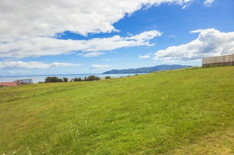 Photo of property in 8 Freyja Crescent, Coopers Beach, 0420