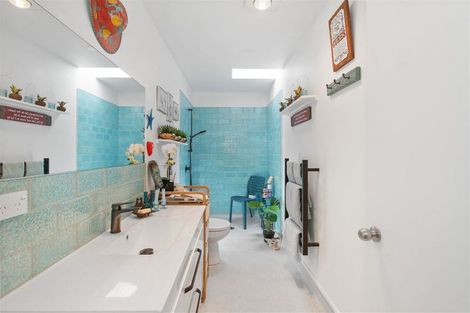 Photo of property in 28 Crispe Road, Clarks Beach, 2122