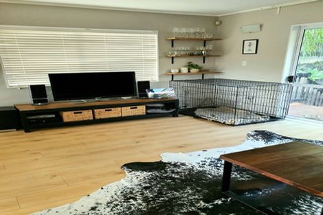 Photo of property in 1/59 Topliss Drive, Northcross, Auckland, 0632