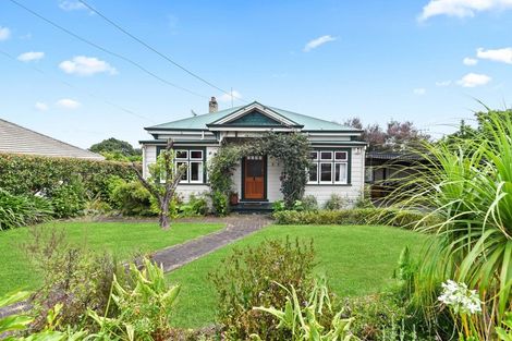 Photo of property in 106 Forest Lake Road, Forest Lake, Hamilton, 3200