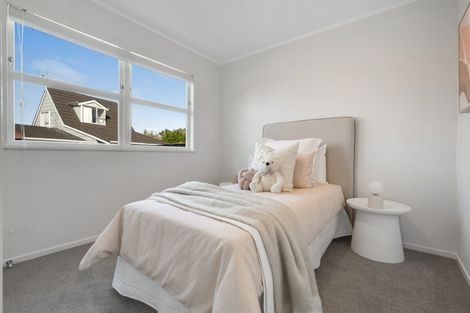 Photo of property in 2/66 Prince Regent Drive, Half Moon Bay, Auckland, 2012