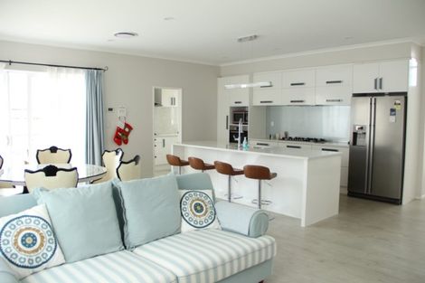 Photo of property in 3 Ascension Crescent, Orewa, 0931