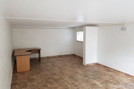 Photo of property in 26 Claverdon Drive, Massey, Auckland, 0614