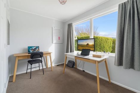 Photo of property in 17 Mountbatten Grove, Clouston Park, Upper Hutt, 5018