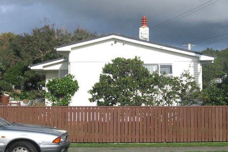 Photo of property in 76 Driver Crescent, Cannons Creek, Porirua, 5024
