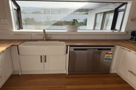 Photo of property in 18 Ruru Road, Otaihanga, Paraparaumu, 5036