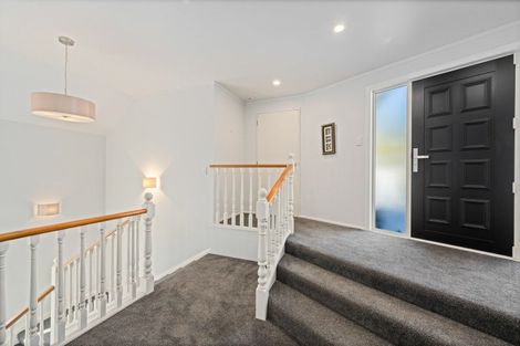 Photo of property in 37 Waikawa Road, Picton, 7220